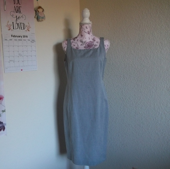 Ann Taylor Dresses & Skirts - AnnTaylor Loft Dress Gray Soft Purple Pink Inside